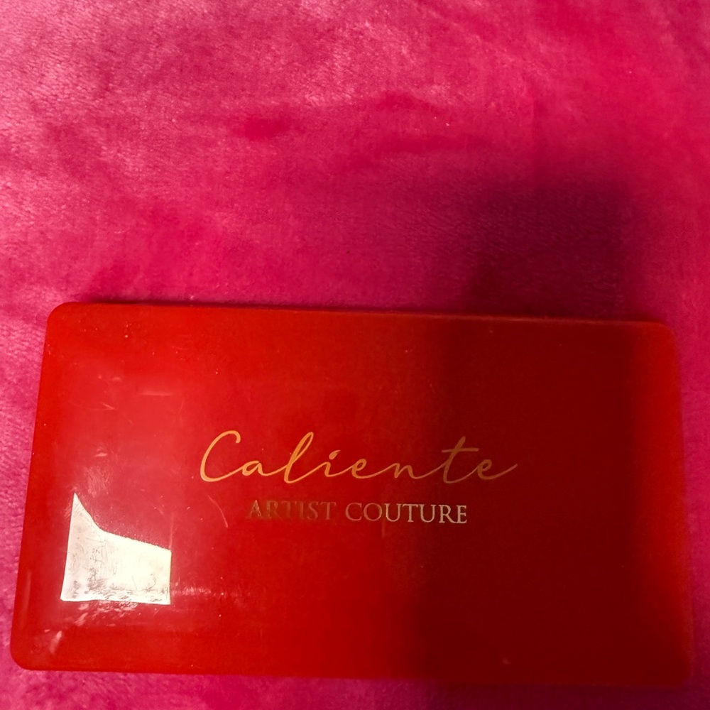 Artist Couture Caliente Red Palette
